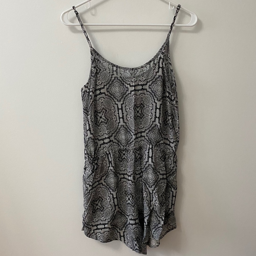 GARAGE PATTERN ROMPER - Picture 4 of 5